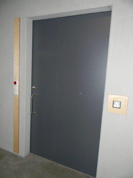 Zimmertür breit in grau