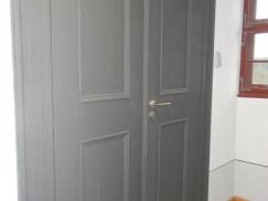 Flügeltür in grau