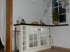 Sideboard weiß mit Sprossenanordnung 